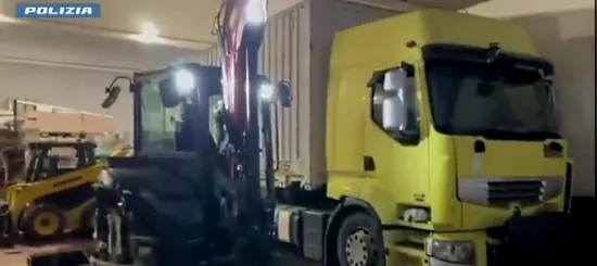 Operazione Benna: Smantellata Rete Criminale di Riciclaggio Veicoli Industriali Internazionale