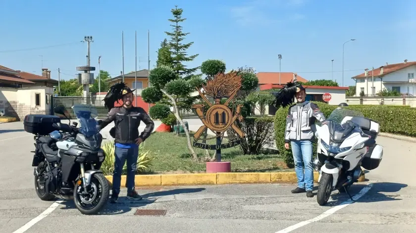 Bersaglieri in Viaggio Benefico: Un'Epica Avventura su Due Ruote