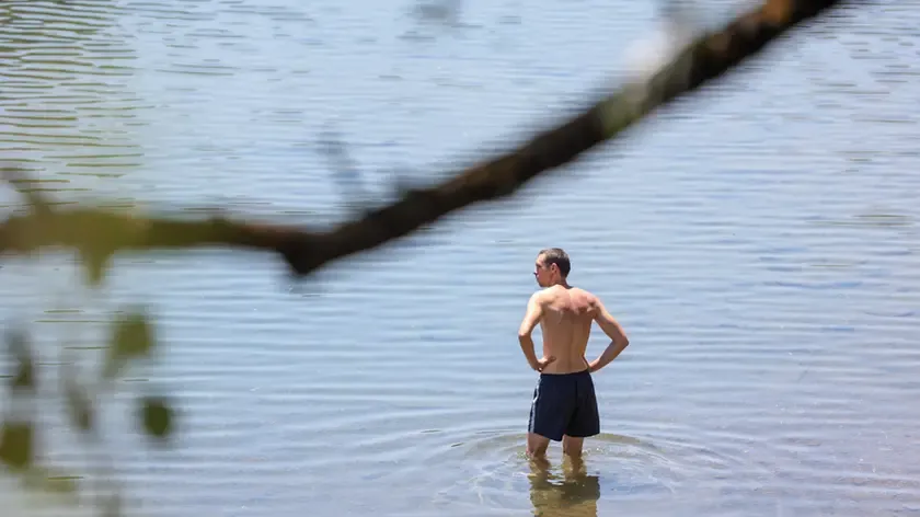Isonzo: Caldo, Tuffi e Ritardo per Isonzo Beach
