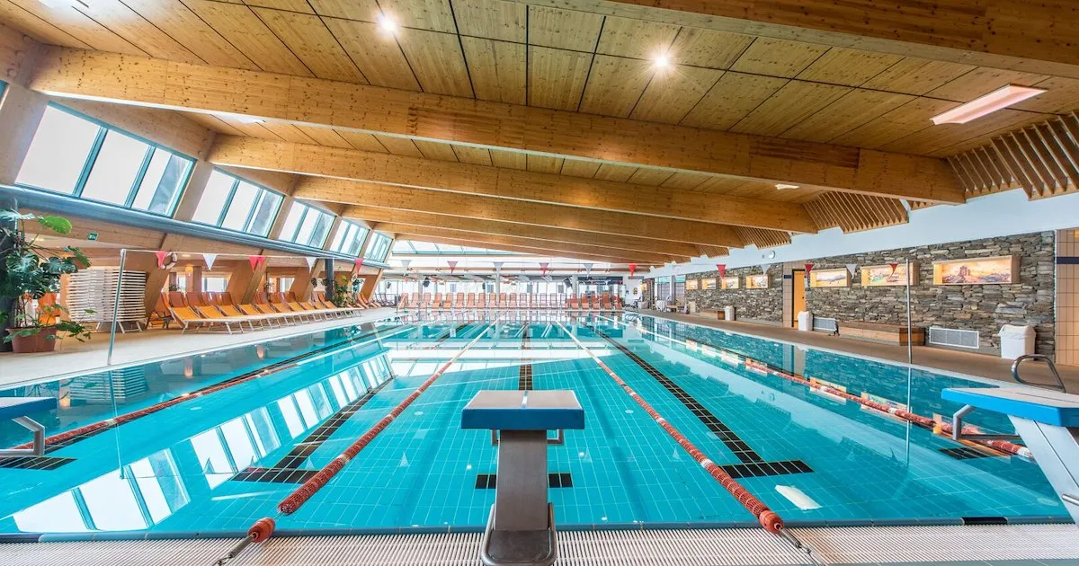 CRON4: Riapre il Centro Nuoto Dopo Ammodernamenti