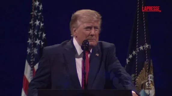 Trump Attacca il Comunismo: 'Cancro da Estirpare'