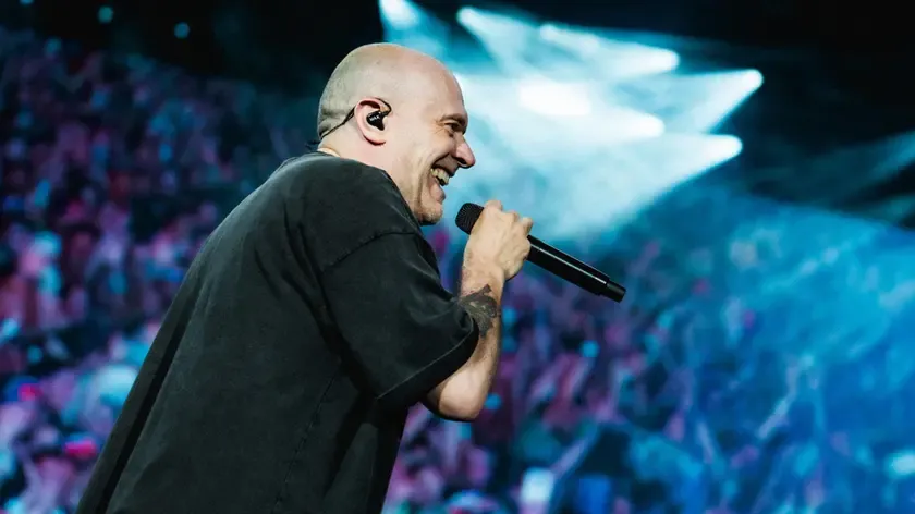 Max Pezzali a Padova: Preparativi Massicci per il Concerto Sold Out