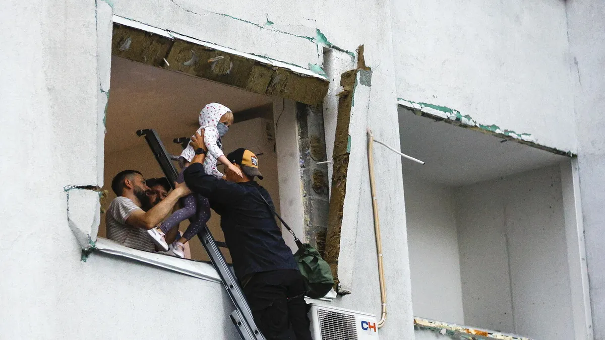 Kiev sotto Attacco: Morti e Accuse di Crimini di Guerra