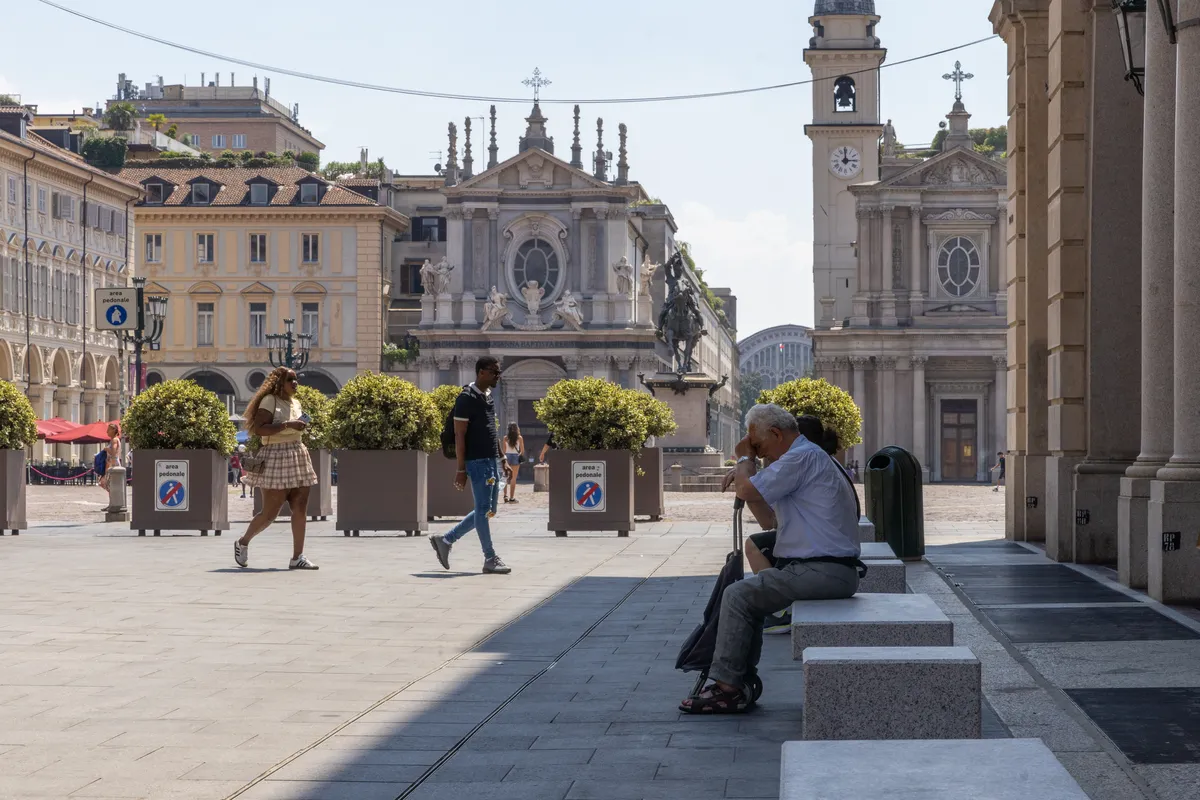 Torino: Il Paradosso del Clima e la Crisi Energetica - Condizionatori, Blackout e Soluzioni Emergenziali