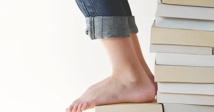 Orari Biblioteca: Chiusure e Riduzioni a Niederrasen e Antholz