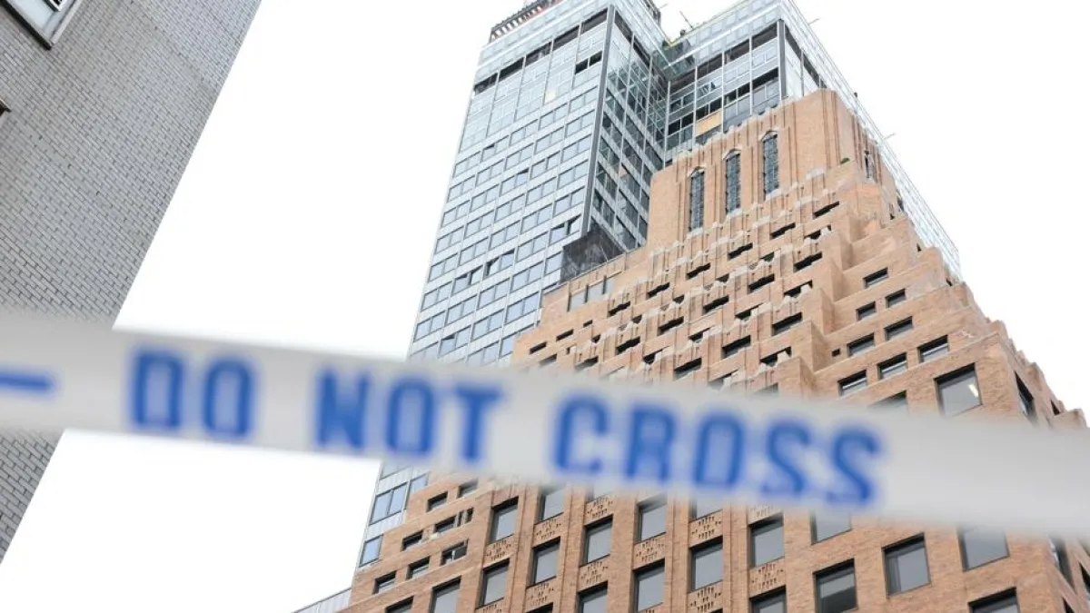 Rischio Crollo Grattacielo Pfizer a Manhattan: Evacuazione di Emergenza