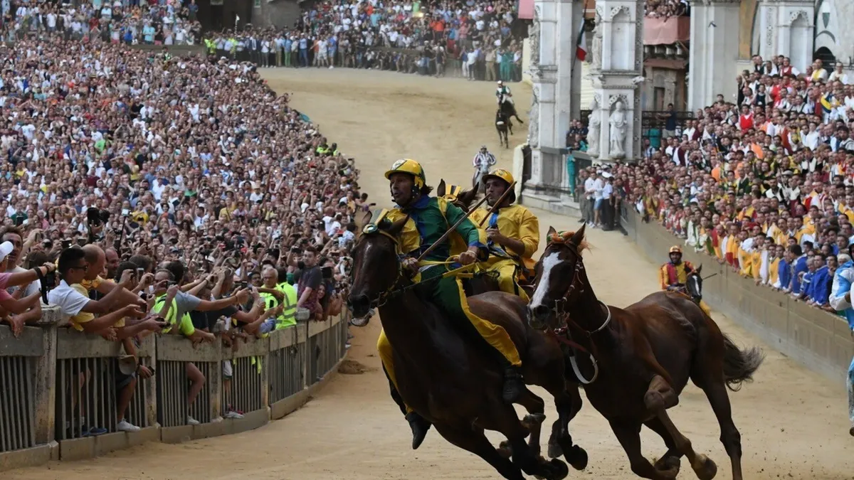 Palio di Siena Rinviazato: Piazza del Campo Inagibile
