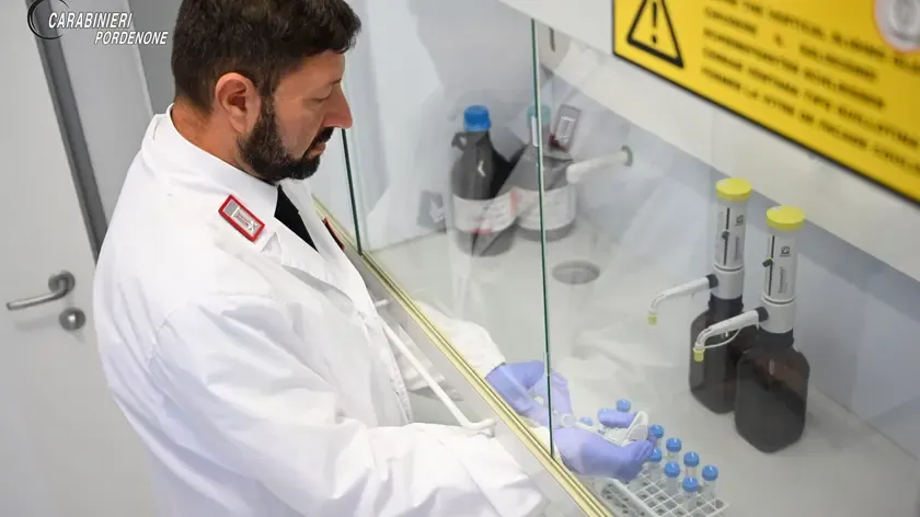Scoperta in Italia del 4-BMC: Nuova Droga Sintetica Individuata dai Carabinieri