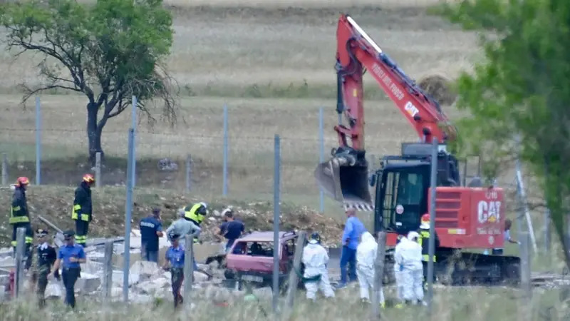 Rieti: Esplosione in Fabbrica di Fuochi d'Artificio, Morti Madre e Figlio - Secondo Incidente a Chieti