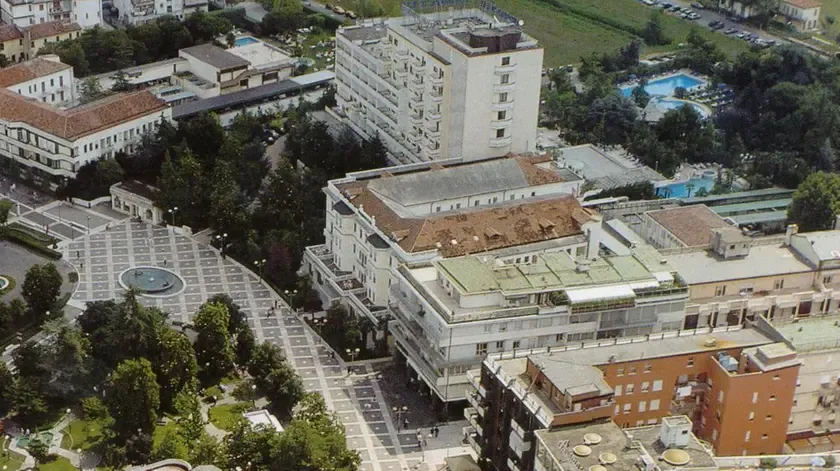 Hotel Euganei: Riduzione Offerta Estiva a Causa di Manutenzioni e Preparazione Stagionale