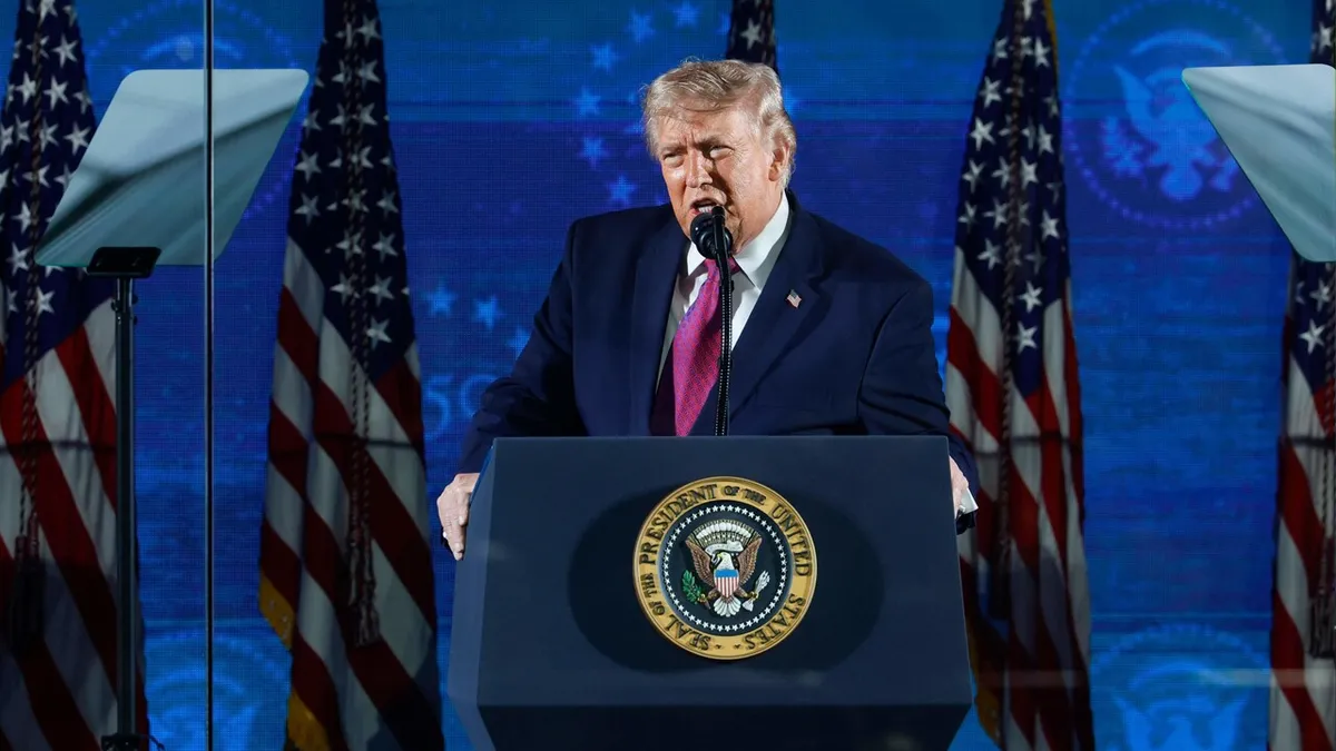 Trump Attacca l'Identità Americana, Omaggio a Raffaella Carrà