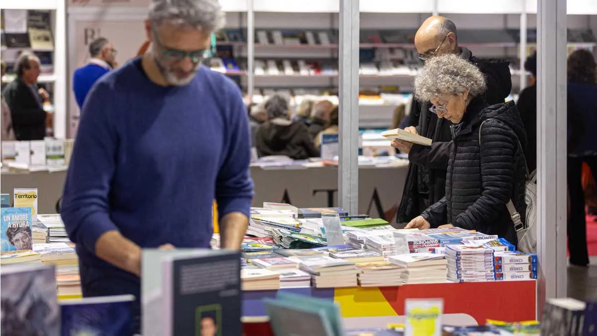 Estate di Festival e Polemiche: Il Foglio Weekend Analizza il Panorama Culturale