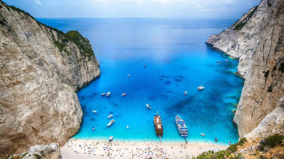 Viaggi in Grecia: Itinerari tra Isole e Nuove Tendenze nel Mondo Skincare