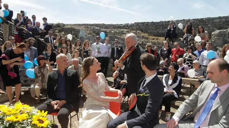 Monfalcone: Il Comune Sorpassa l'Altare nel Matrimonio