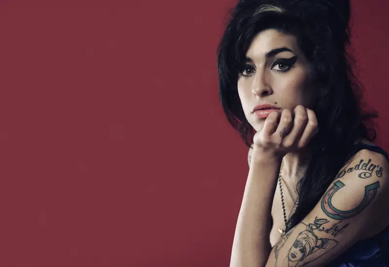 Amy Winehouse: 'Back to Black' Compie 20 Anni con Nuove Scoperte