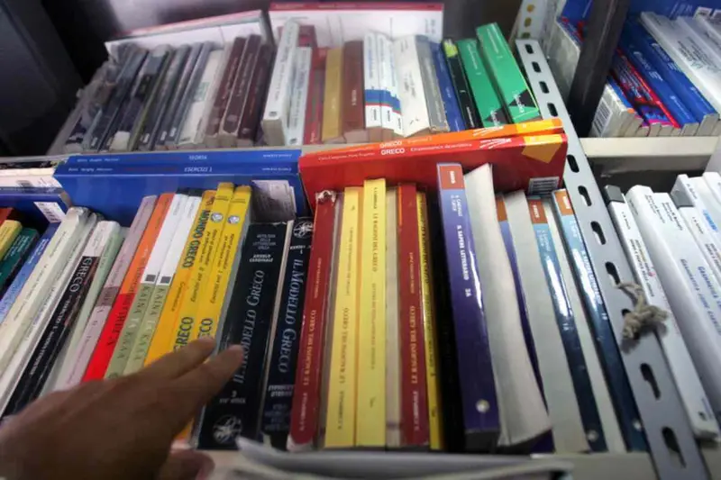 Prezzi Scolastici in Aumento: le Famiglie Italiane Preparate a Spese Elevate