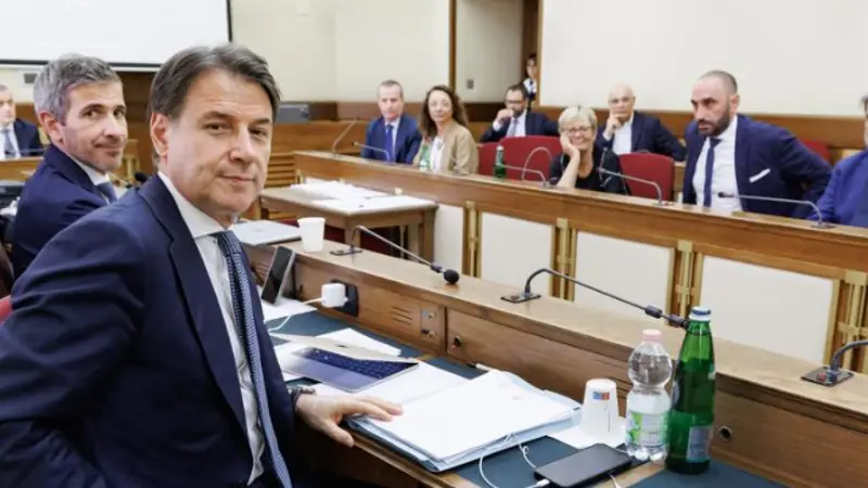 Conte denuncia transazione sospetta di 100 milioni per mascherine contraffatte
