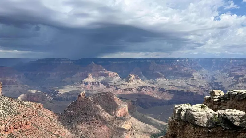 Grand Canyon: Inondazioni Improvvise Causano Morto e Dispersi