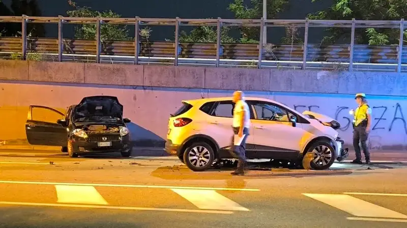 Trieste: Incidente Frontale in Via delle Fiamme Gialle, Tre Feriti Lievi