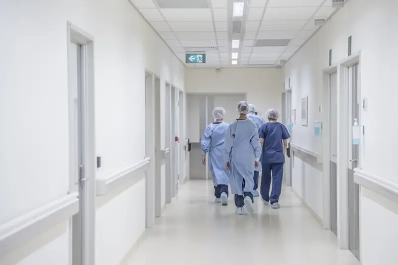 Camera Mortuaria di Palermo: Scoperto Cadavere Dimenticato in Stato Avanzato di Decomposizione
