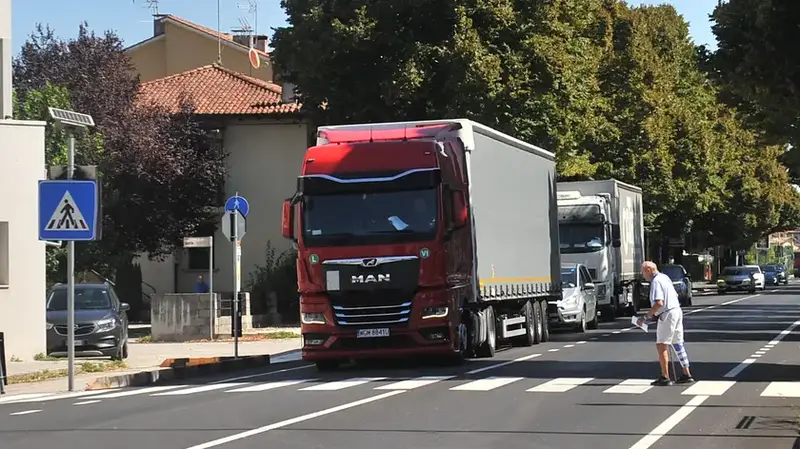 Pontebbana: Traffico Pesante e Incidenti a Casarsa, Chiamati Interventi Urgenti