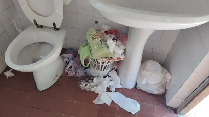 Bagni Pubblici a Pian del Muscol: Discrepanza tra Tariffa e Condizioni