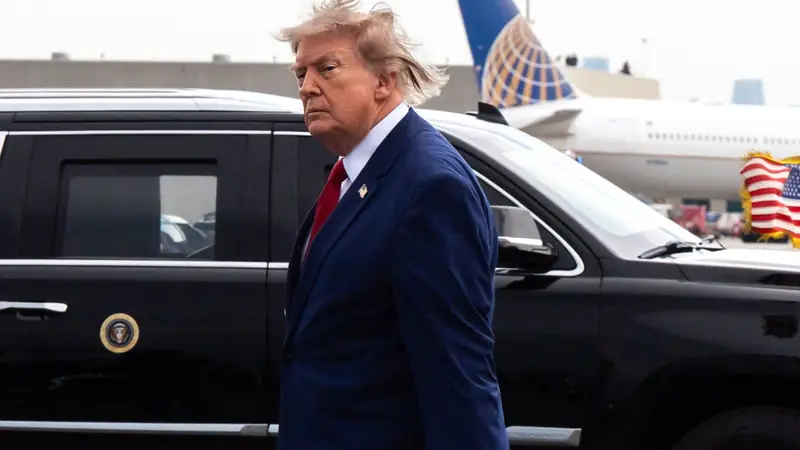 Conflitto Iraniano: Fallimento del Piano Israeliano e Accusa di ‘Traditori’ da Parte di Trump