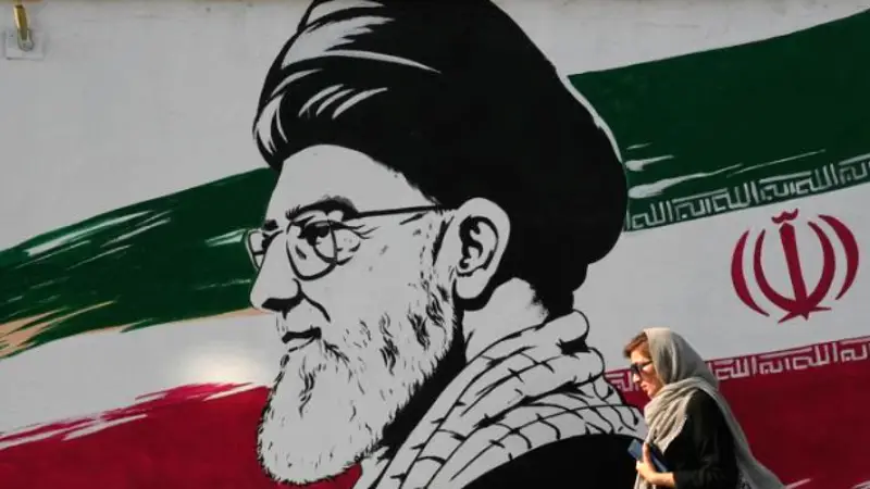 Teheran: Accordi su Hormuz e Dubbi sulla Salute di Khamenei