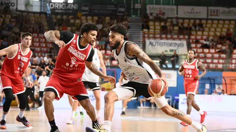 Basket Serie A: Milano Favoreita, Salvezza Tranquilla per l'Apu e Nuove Sfide in Categoria