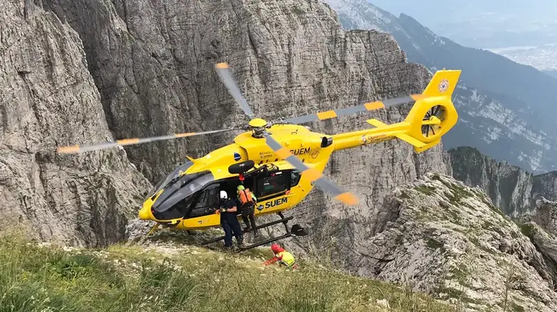 Alpinista Ferito da Masso sulla Punta dei Tre Scarperi