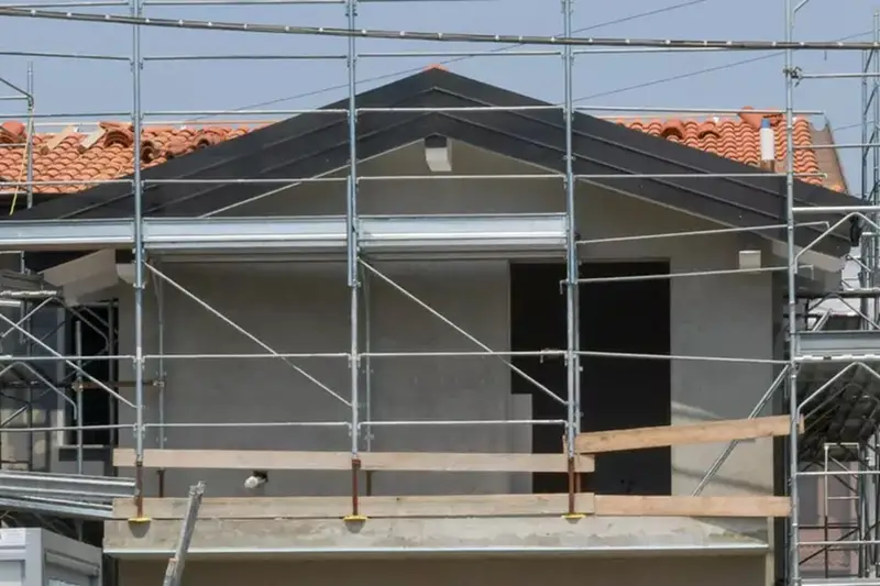 Imprenditore Edile Fatale: Crollo di Muro durante Lavori a Bivona