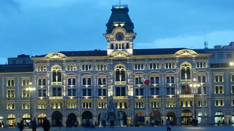 Il Palazzo Municipale di Trieste: una Storia Segreta tra Politica e Arte