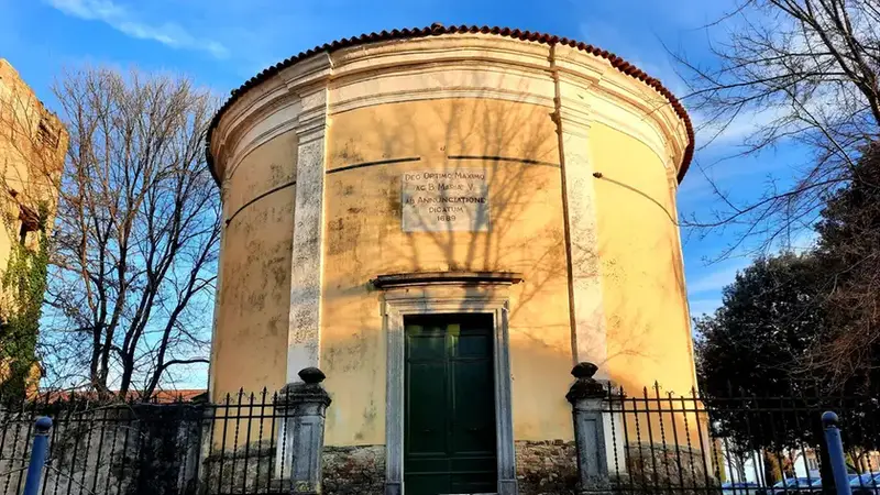 Pocenia: Un Libro Riscopre i 340 Anni di Paradiso Caratti