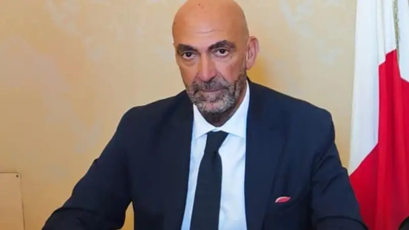 Bari accoglie Giorgia Meloni: un gesto di apertura e pluralismo