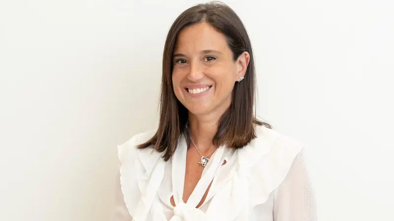 Ines Mordente: Dalla Dermatologia all'Impresa Sanitaria – Un Modello di Innovazione Digitale