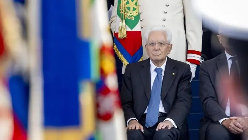 Mattarella allenta un monito: le nuove tecnologie minacciano la centralità dell'uomo