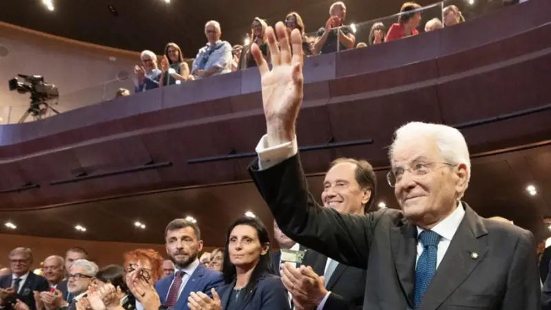 Mattarella: La Scuola, 'Leva di Integrazione' e Contrapposizione dei Ghetti