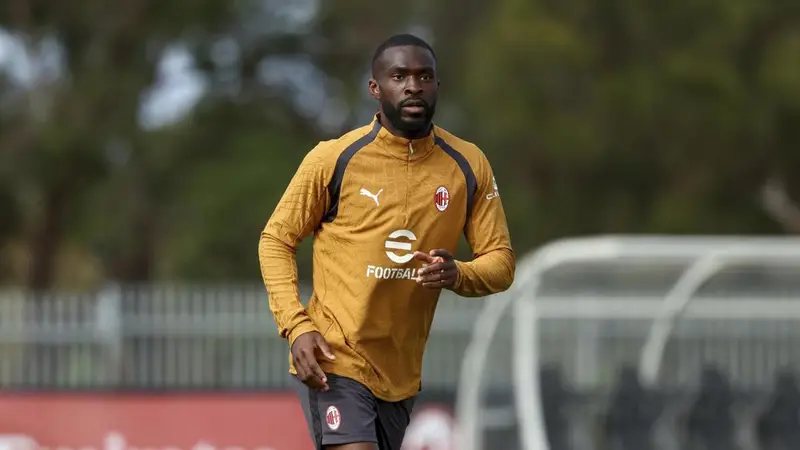 Milan, Tomori Ritorna in Prima Squadra: Fine della Trattativa con il Fulham