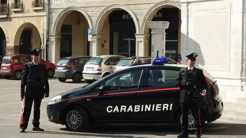 Weiss Cafè di Sacile: Minaccia di incendio con benzina da parte di cliente alterato