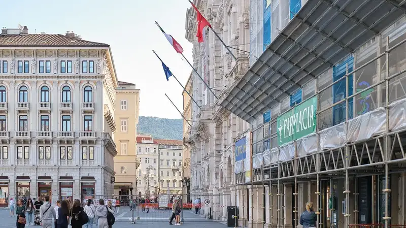Restauro del Municipio di Trieste: Avanzano i Lavori, Presto Resa Pubblica