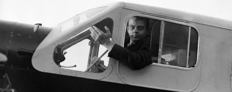 Saint-Exupéry: Oltre il Piccolo Principe, un Pilota di Guerra tra Vita e Morte