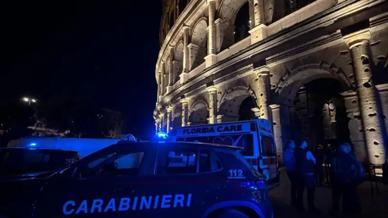 Roma, operaio muore dopo caduta dal Colosseo durante i lavori notturni