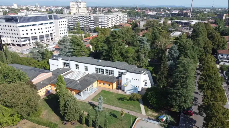 Preoccupazione Genitori Udine: Siringhe all'Ex Macello, Riconsiderata la Scuola e Campo Sportivo