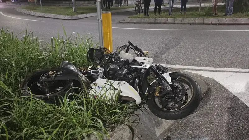 Gravi lesioni per motociclista in incidente a Prata