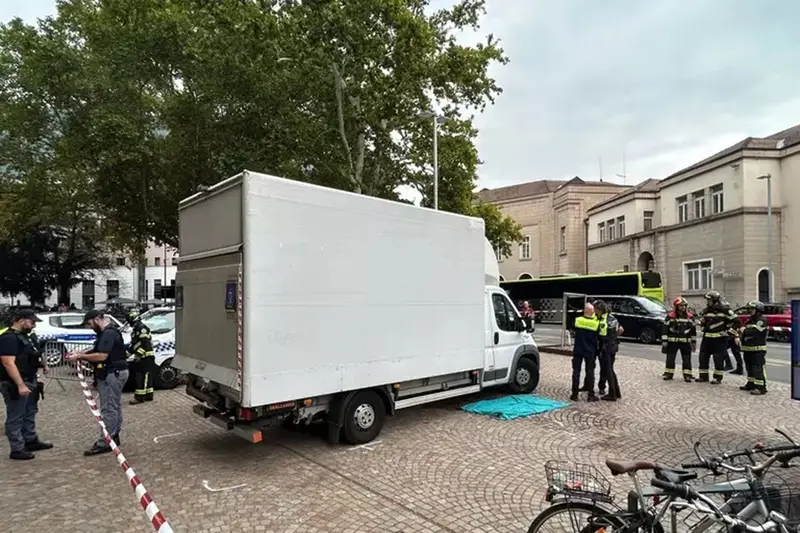Tragedia a Bolzano: Morta una Bambina Investita da Furgone