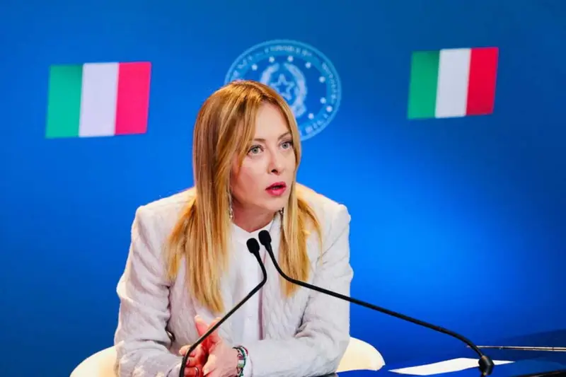 Italia: Nucleare, Elezioni e il Futuro del Paese in Bilico