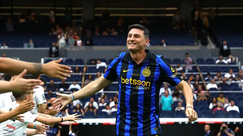 Zanetti e la Fondazione Pupi: Un Omaggio a Napoli e ai Suoi Campioni