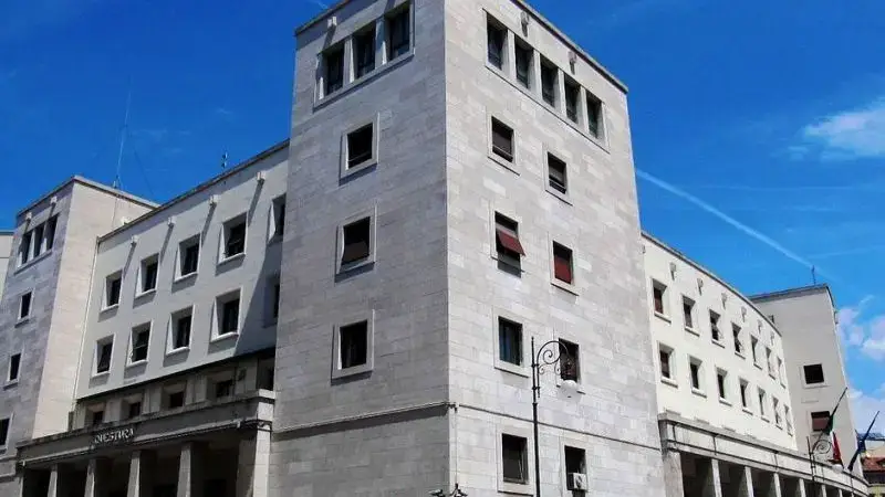 Privitera Patteggia: 13 Mesi di Reclusione per Aggressione a Poliziotta