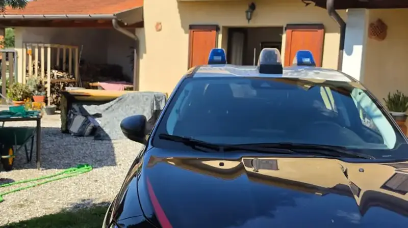 Attimis: Esplosione di Insetticida durante la Pulizia del Camino, Ferito un Giovane