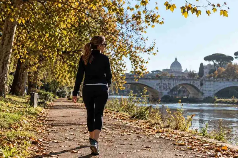 Camminare Dopo i 40: I Benefici Inattesi per il Tuo Corpo